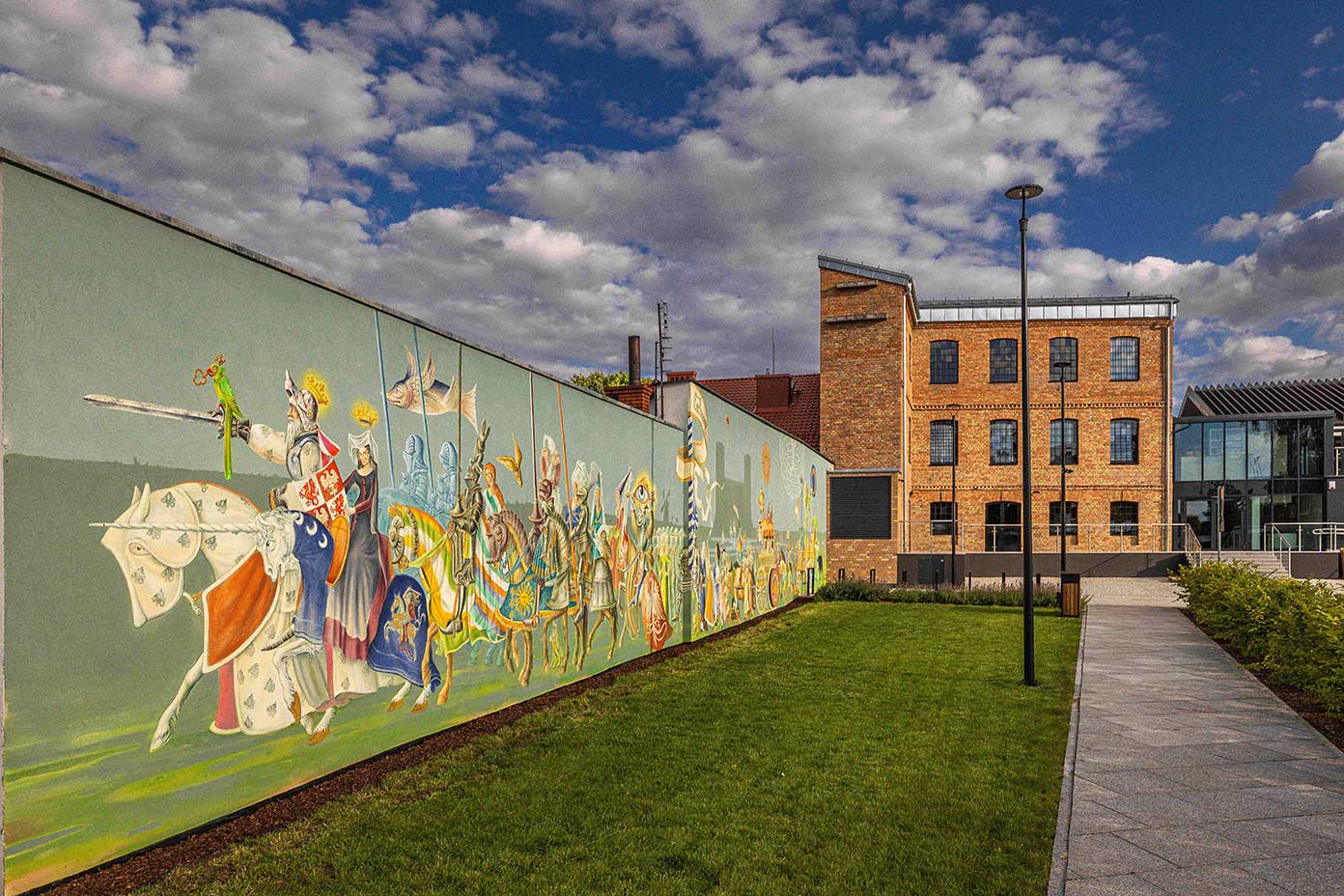 Mural Orszak – detale i panorama przy Parku Kultury Młyn